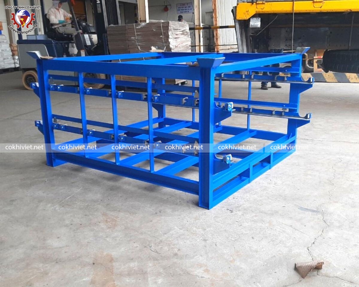 pallet sắt xếp chồng